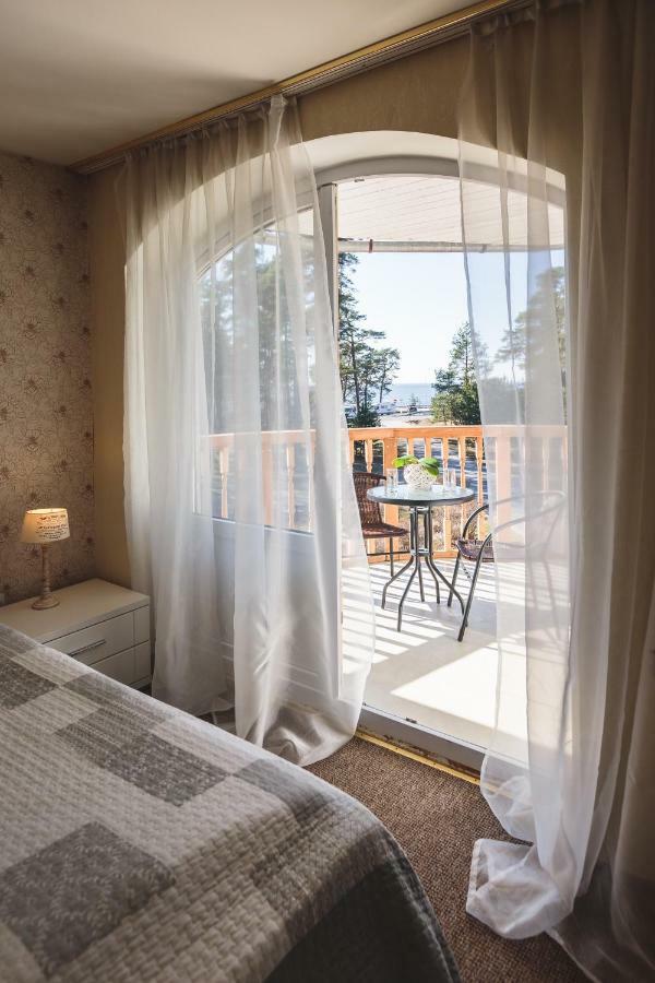 Karle Hotel Vitrupe Exterior photo